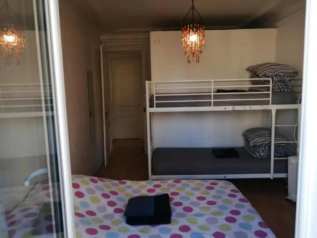 L & D D'hote Bed and breakfast París
